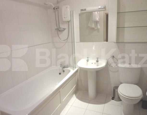 			AVAIL 15/7/16!, 4 Bedroom, 1 bath, 1 reception Flat			 St Stephens Gardens, NOTTING HILL 